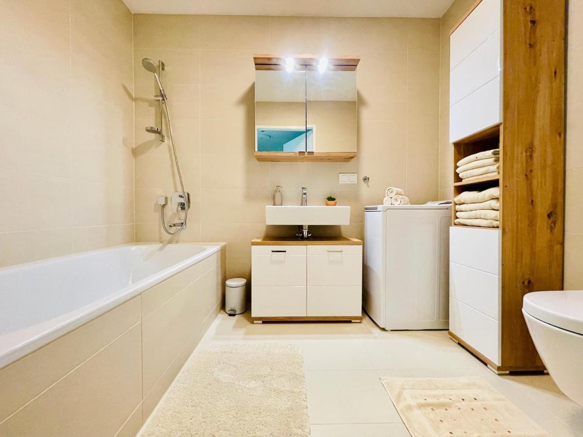 Triiiple Level 31 - Sonnenwohnen Apartment Mit Fantastischem Ausblick Und Parkplatz ウィーン エクステリア 写真