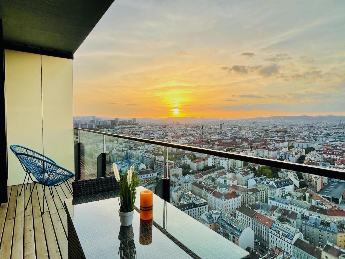 Triiiple Level 31 - Sonnenwohnen Apartment Mit Fantastischem Ausblick Und Parkplatz ウィーン エクステリア 写真